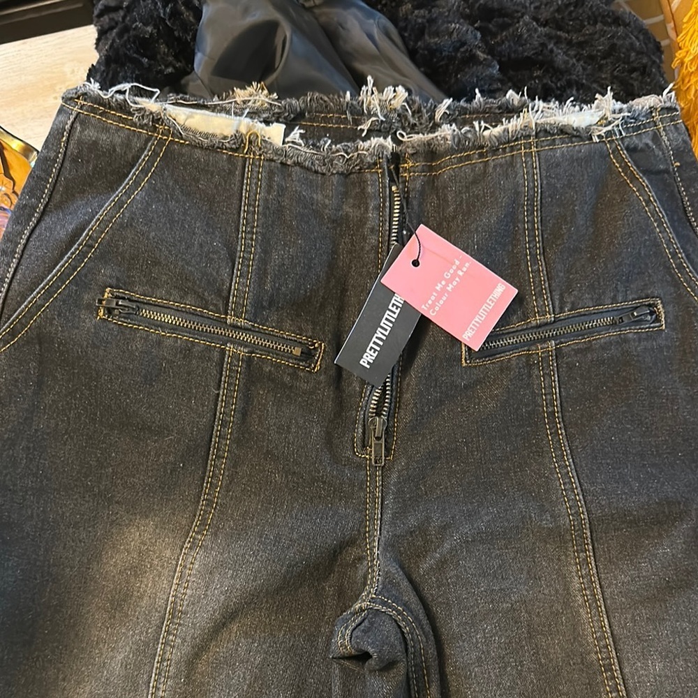 PRETTY LITTLE THING | Y2K Dirty Grey Raw Hem Straight Leg Jeans - Picture 6 of 9
